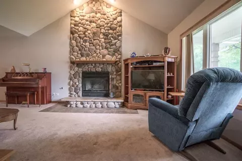 2843 Morningside Dr, Crown Point, IN 46307 photo 5