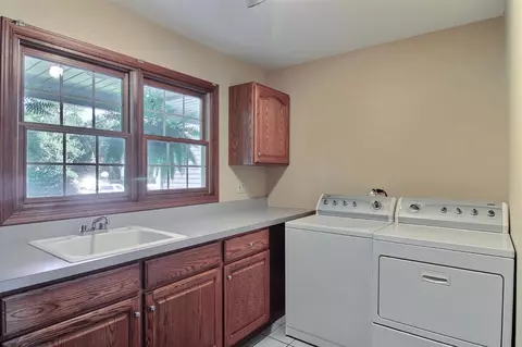 524 Cambridge Ct, Griffith, IN 46319 photo 10