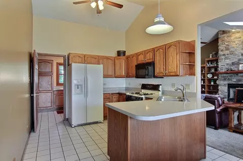 524 Cambridge Ct, Griffith, IN 46319 photo 6