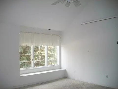 1542 W Oak St, Griffith, IN 46319 photo 5