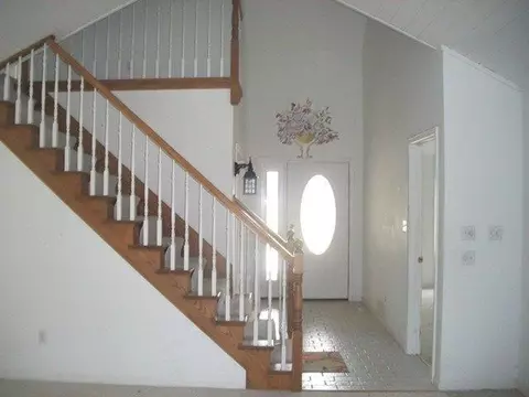 1542 W Oak St, Griffith, IN 46319 photo 3