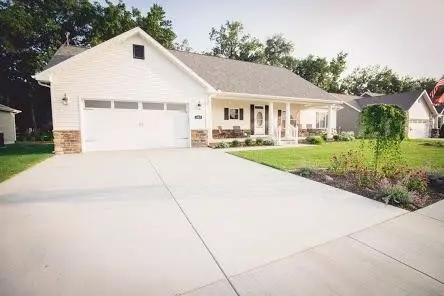 602 Ross Ave, Kouts, IN 46347 photo 1