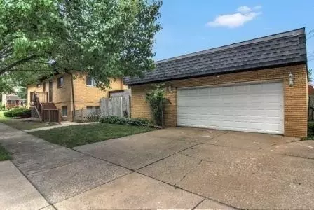 325 Belden Pl, Munster, IN 46321 photo 2
