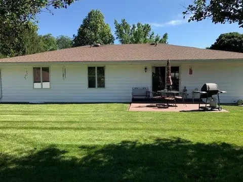 208 E Broadway St, Brook, IN 47922 photo 2