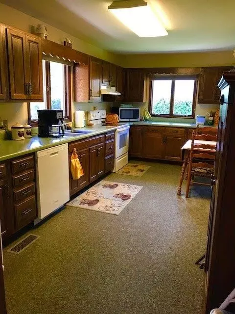 208 E Broadway St, Brook, IN 47922 photo 8