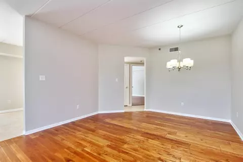 8421 Manor Ave #201, Munster, IN 46321 photo 5