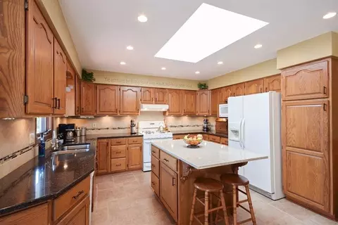 8564 Wheeler Pl, Crown Point, IN 46307 photo 4