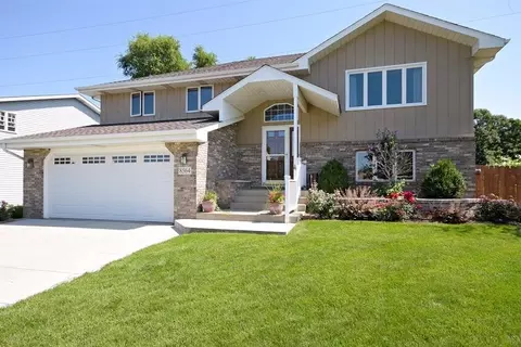 8564 Wheeler Pl, Crown Point, IN 46307 photo 1