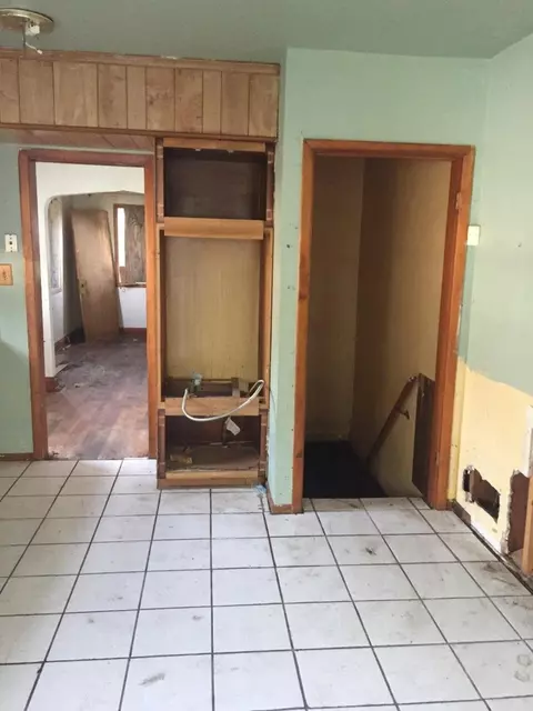 608 W 45th Ave, Gary, IN 46408 photo 9