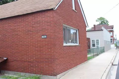 1462 Fred St, Whiting, IN 46394 photo 2