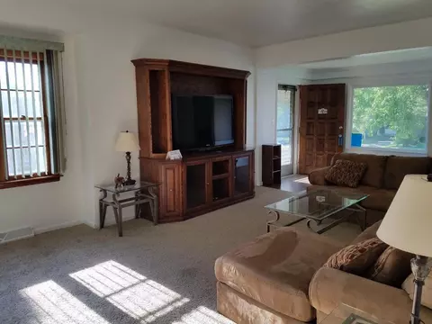 822 170th St, Hammond, IN 46324 photo 3