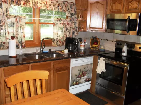 1020 E Miller St, Griffith, IN 46319 photo 4
