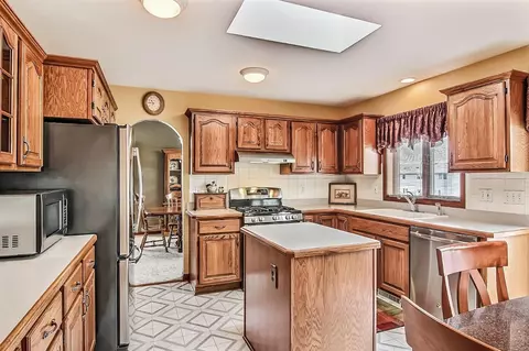 2744 Mockingbird Dr, Crown Point, IN 46307 photo 6