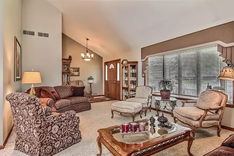 2744 Mockingbird Dr, Crown Point, IN 46307 photo 2