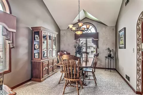 2744 Mockingbird Dr, Crown Point, IN 46307 photo 4