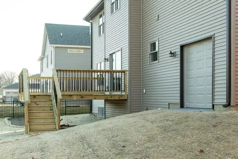 2076 Franklin Dr, Crown Point, IN 46307 photo 8