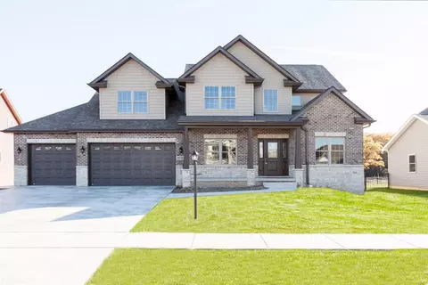 2076 Franklin Dr, Crown Point, IN 46307 photo 2