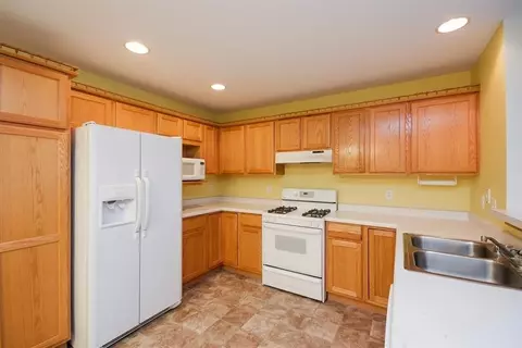 1343 Wright Dr, Crown Point, IN 46307 photo 3