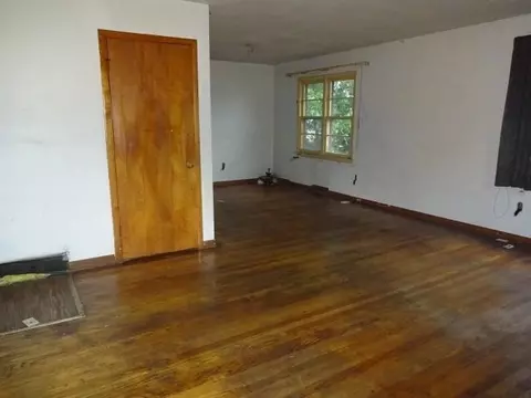 699 Allen St, Gary, IN 46403 photo 2
