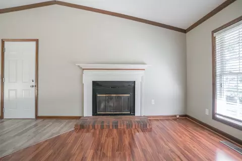 17570 Willowbrook Dr, Lowell, IN 46356 photo 4