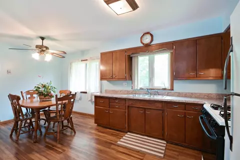 1305 Elm St, Griffith, IN 46319 photo 3