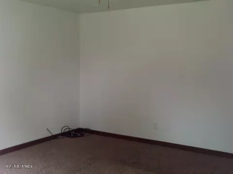 1139 Dearborn Cir, Gary, IN 46403 photo 3