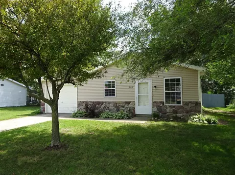 902 E Culver Rd, Knox, IN 46534 photo 1