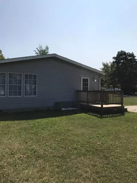 210 State St, Wheeler, IN 46393 photo 3