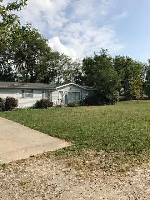 210 State St, Wheeler, IN 46393 photo 2
