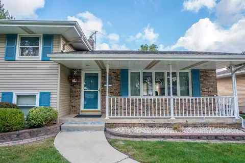 513 Hickory Ln, Munster, IN 46321 photo 2