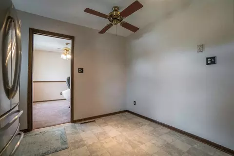 513 Hickory Ln, Munster, IN 46321 photo 10