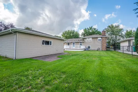 513 Hickory Ln, Munster, IN 46321 photo 4