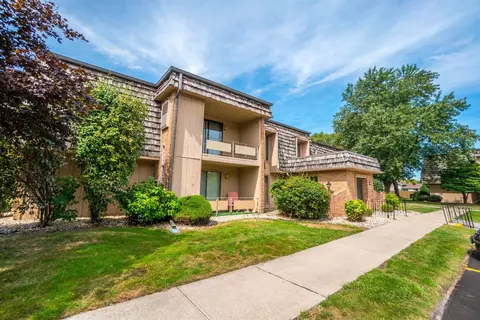 425 Old Stone Rd #C-2, Munster, IN 46321 photo 1
