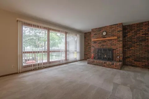 624 E Pine St, Griffith, IN 46319 photo 6
