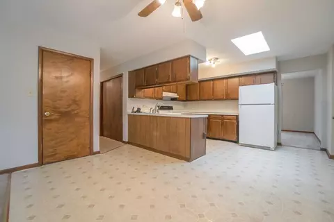 624 E Pine St, Griffith, IN 46319 photo 8