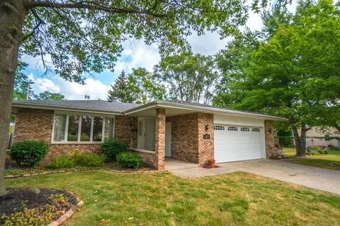 624 E Pine St, Griffith, IN 46319 photo 1