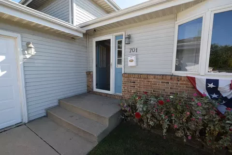 701 N Elmer St, Griffith, IN 46319 photo 2