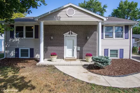 714 James Pl, Griffith, IN 46319 photo 1