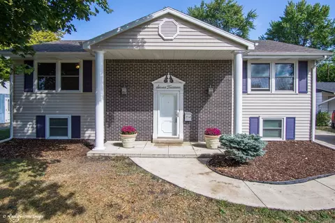 714 James Pl, Griffith, IN 46319 photo 1