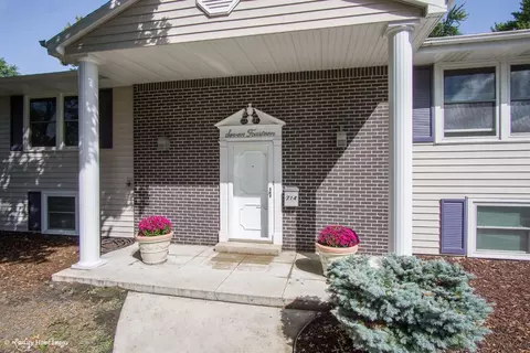 714 James Pl, Griffith, IN 46319 photo 2