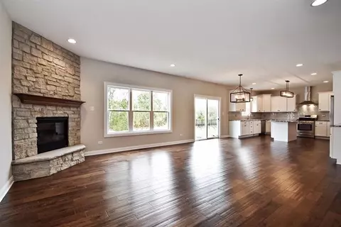 1113 Jeanne Ct, Crown Point, IN 46307 photo 2