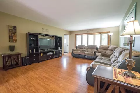 233 Sunset Ln, Munster, IN 46321 photo 9
