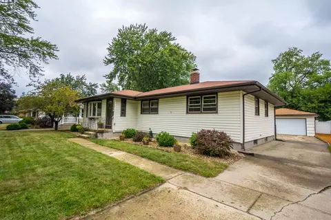 233 Sunset Ln, Munster, IN 46321 photo 4