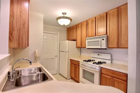 545 Cambridge Ct #1B, Munster, IN 46321 photo 7