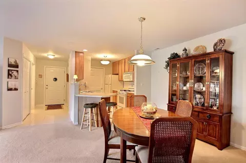 545 Cambridge Ct #1B, Munster, IN 46321 photo 3