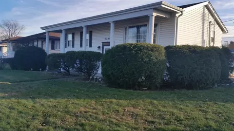 1013 W Ash St, Griffith, IN 46319 photo 2