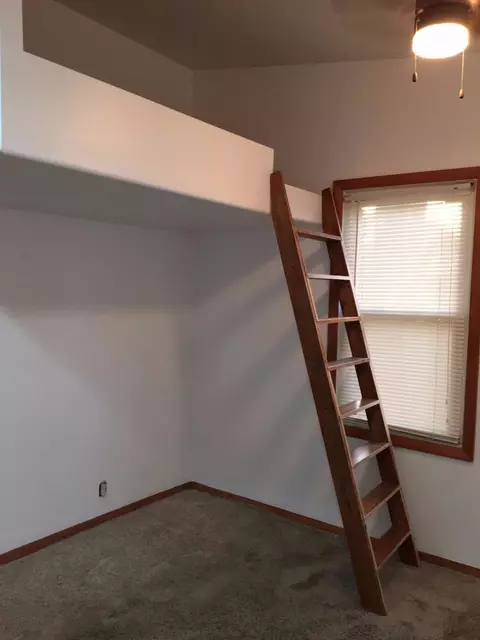 339 N Elmer St, Griffith, IN 46319 photo 8
