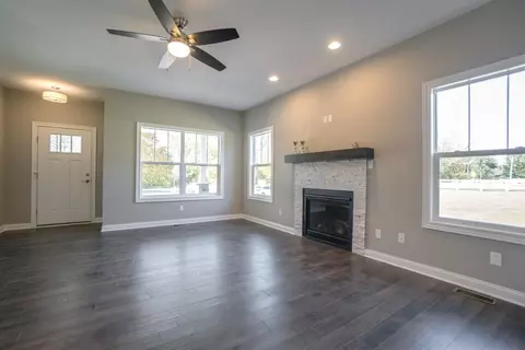 400 O Hagan Dr, Crown Point, IN 46307 photo 4