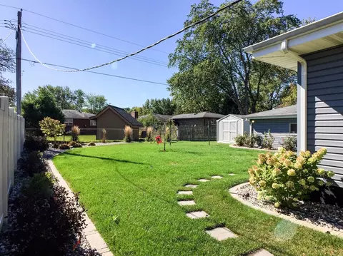 434 Willow Ln, Dyer, IN 46311 photo 2