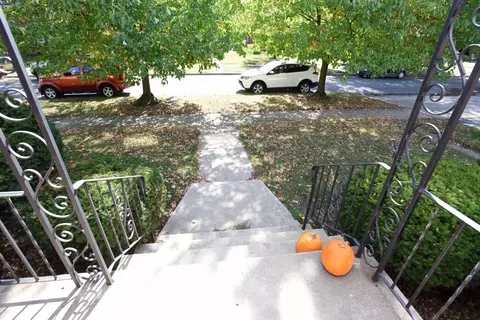 239 Beacon Pl, Munster, IN 46321 photo 6